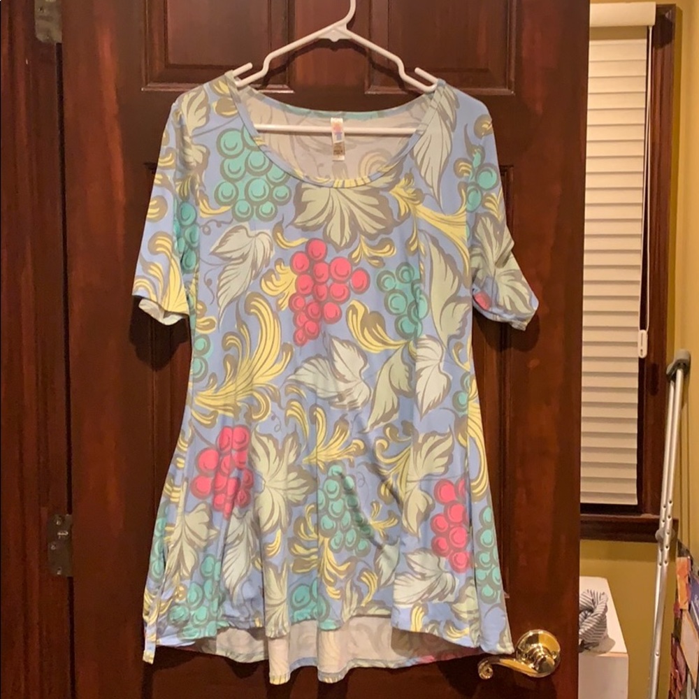 LuLaRoe grape pattern perfect T